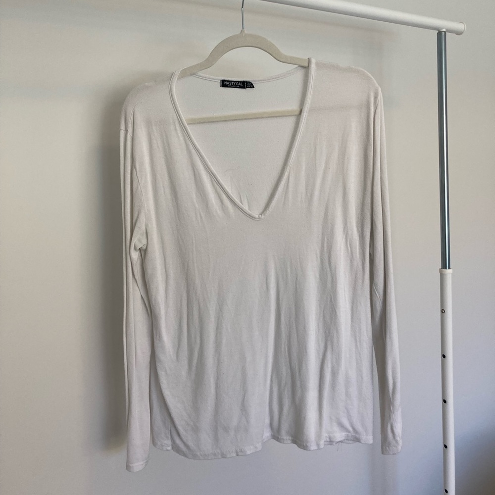 White scoop neck - Picture 2 of 3